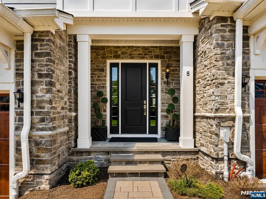 5 St Andrews Circle, River Vale, NJ 07675 - #3