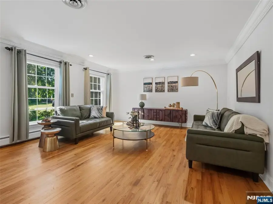 19 Thornhill Drive, Ramsey, NJ 07446 - #3
