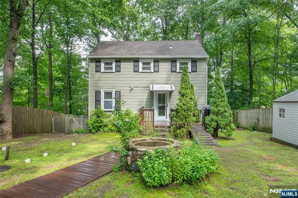 17 Highland Road, Bloomingdale, NJ 07403 - #1