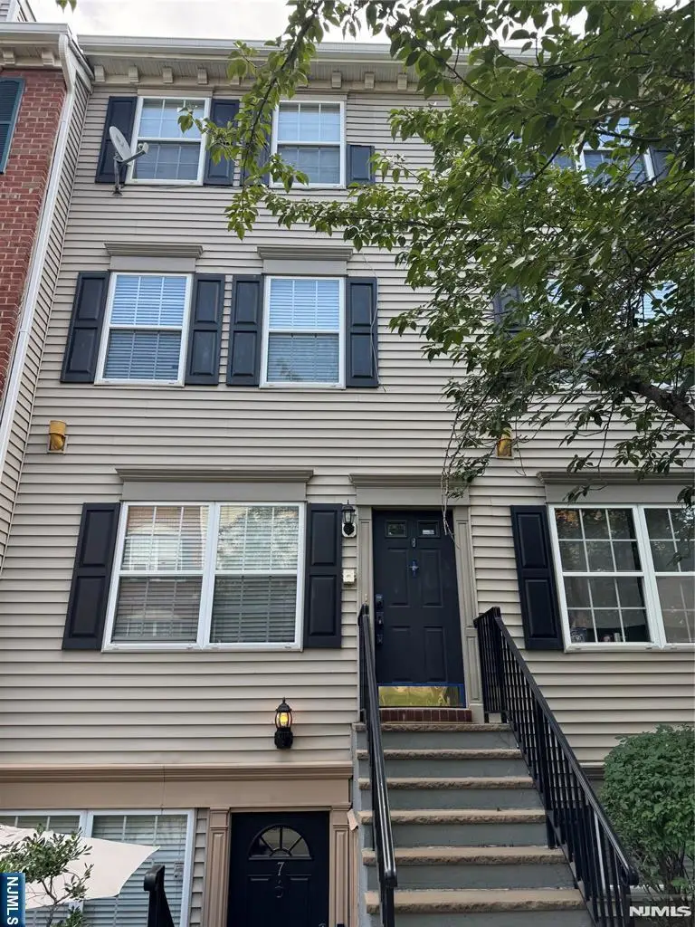 8 Vaughan Drive, Newark, NJ 07103 - #1
