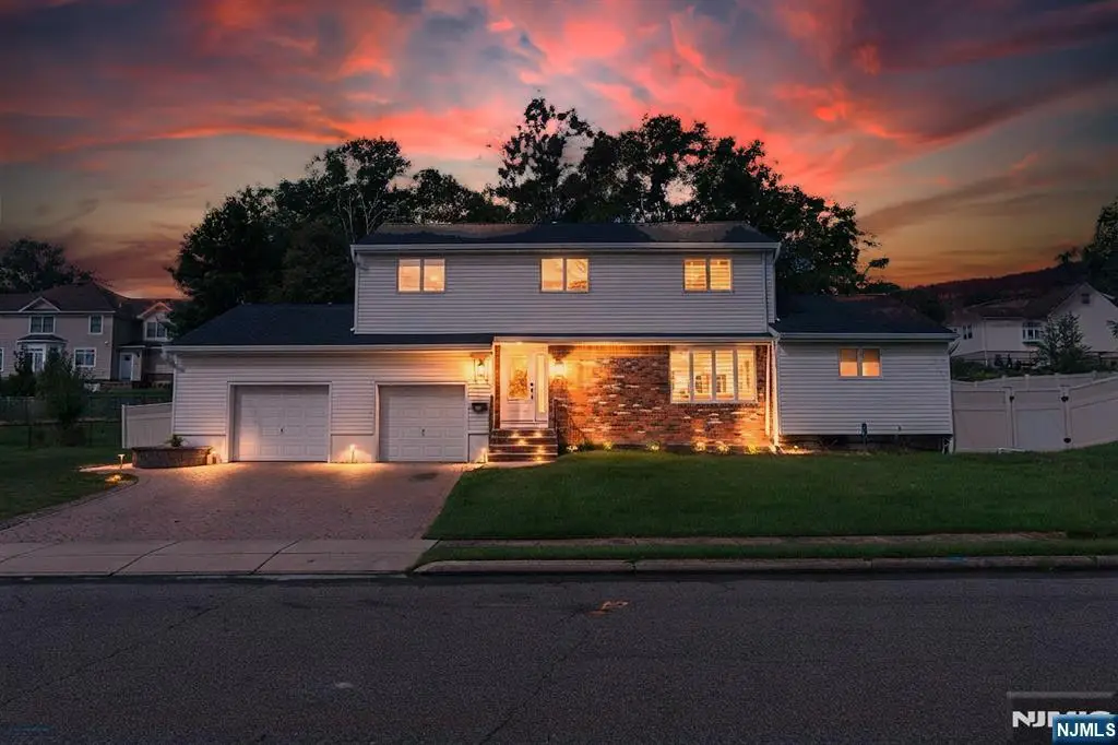10 Evelyn Terrace, Wayne, NJ 07470 - #1