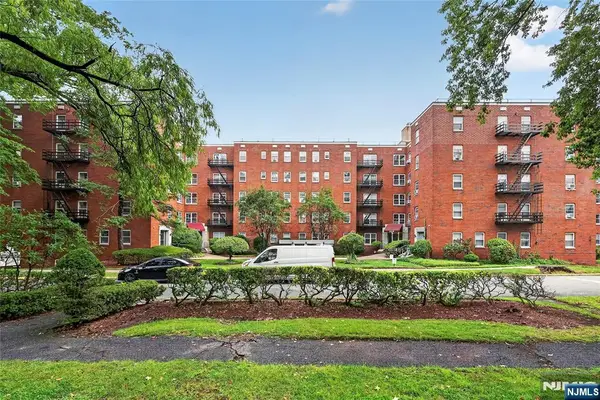 2330 Linwood Avenue 1C, Fort Lee, NJ 07024