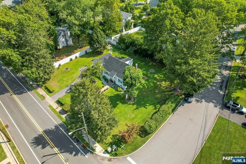 10 Knickerbocker Road, Demarest, NJ 07627 - #1