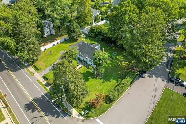 10 Knickerbocker Road, Demarest, NJ 07627