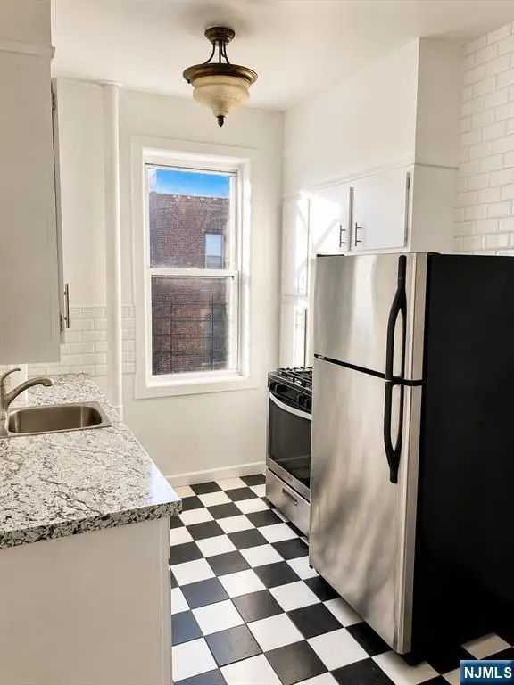 7812 Hudson Avenue E3, North Bergen, NJ 07047