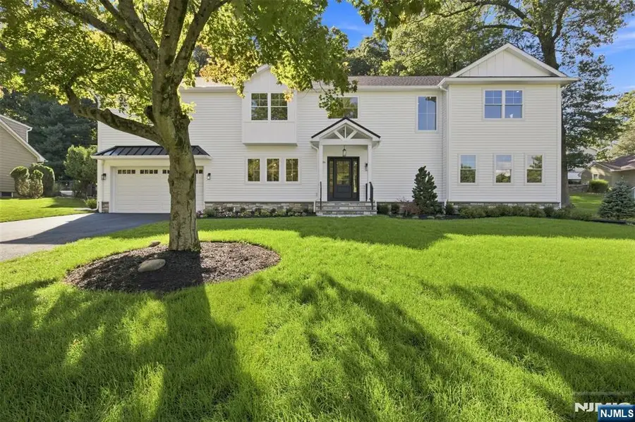 16 Butternut Avenue, Midland Park, NJ 07432 - #2