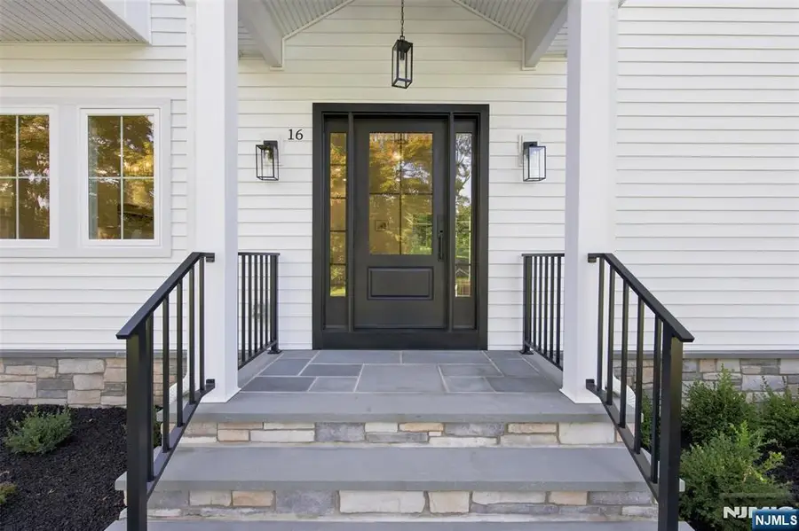 16 Butternut Avenue, Midland Park, NJ 07432 - #3
