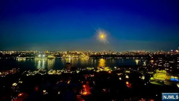 900 Palisade Avenue 20A, Fort Lee, NJ 07024