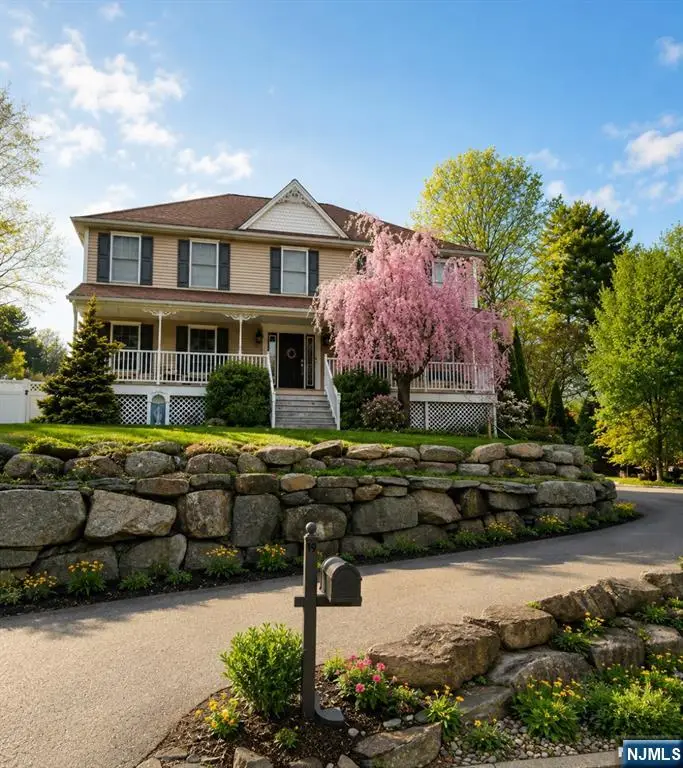 19 Hunterdon Place, West Milford, NJ 07480 - #2