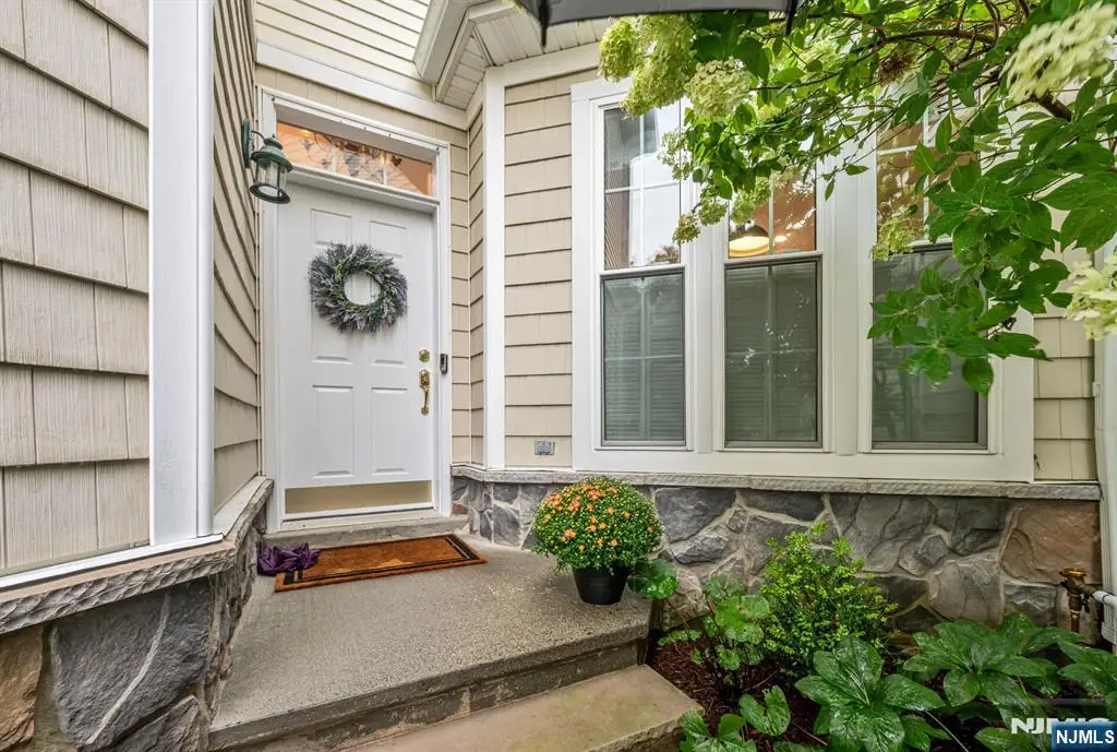 4 Kingsley Evans Circle, Oakland, NJ 07436 - #1