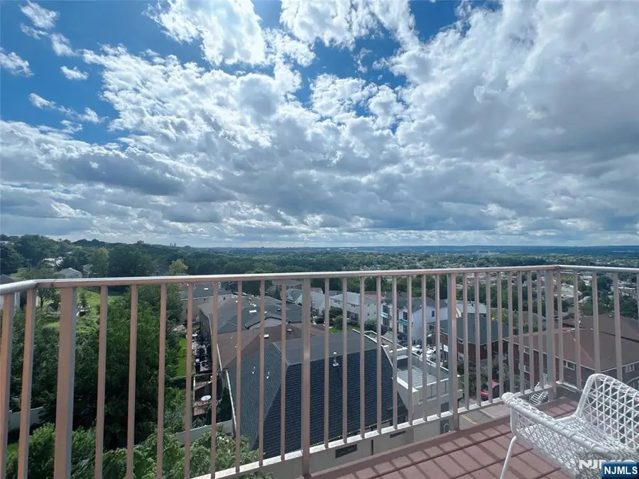 201 12th Street 18, Palisades Park, NJ 07650 - #2
