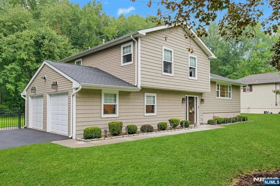 27 Big Piece Road, Fairfield, NJ 07004 - #2