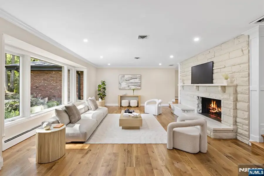 17 Deerhill Drive, Ho Ho Kus, NJ 07423 - #3
