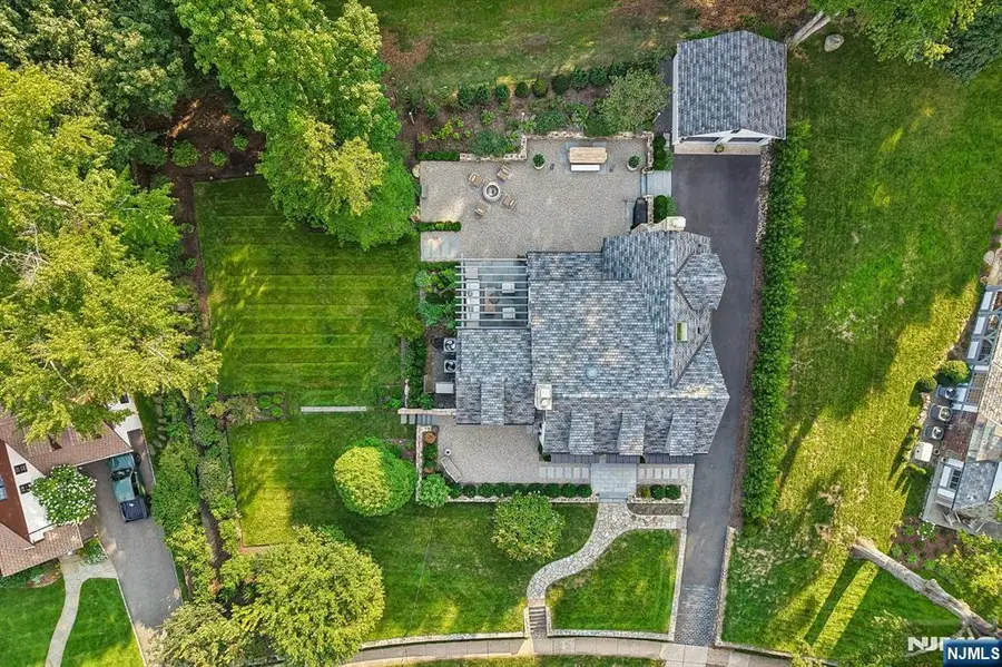 71 Gilbert Road, Ho Ho Kus, NJ 07423 - #3