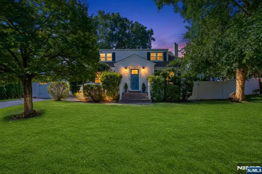 813 Ridgewood Avenue, Oradell, NJ 07649 - #3