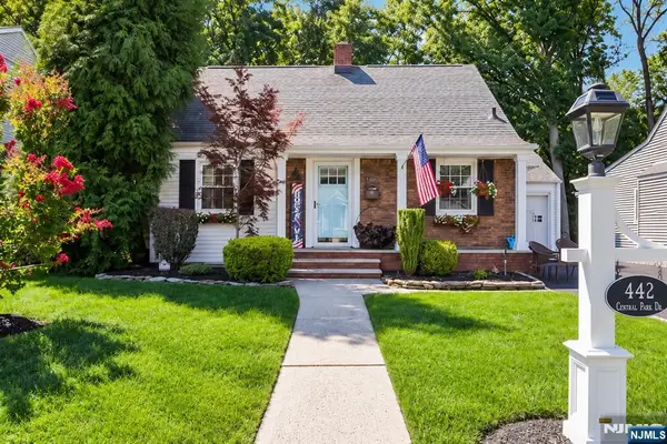442 Central Park Drive, New Milford, NJ 07646