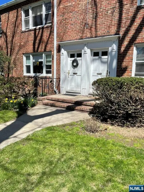 151 E Palisade Avenue C2, Englewood, NJ 07631