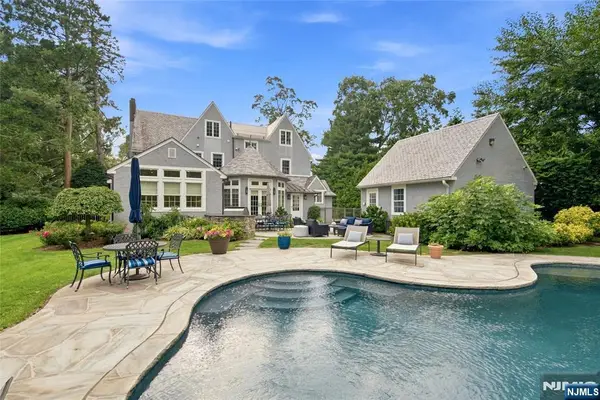 295 Hamilton Avenue, Glen Rock, NJ 07452