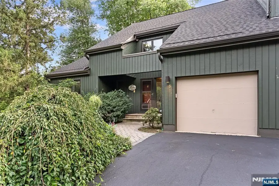 5 Carla Court, Morristown, NJ 07960 - #3