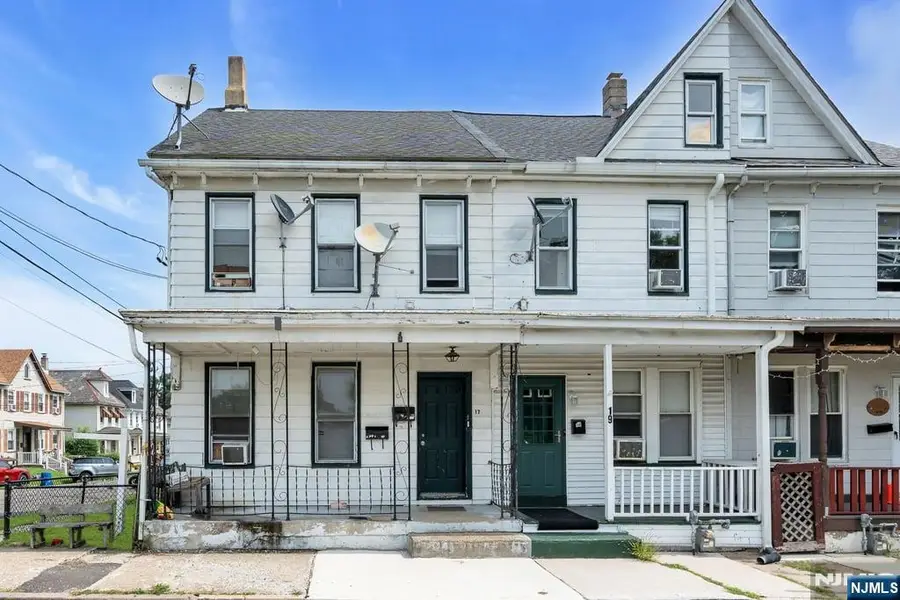 17 Railroad Avenue, Phillipsburg, NJ 08865 - #3