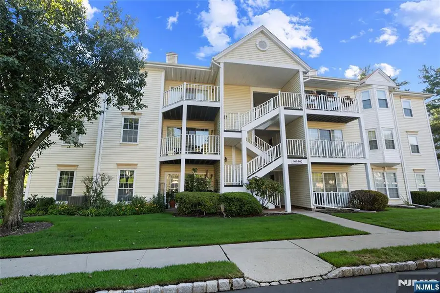 952 Juniper Way, Mahwah, NJ 07430 - #2