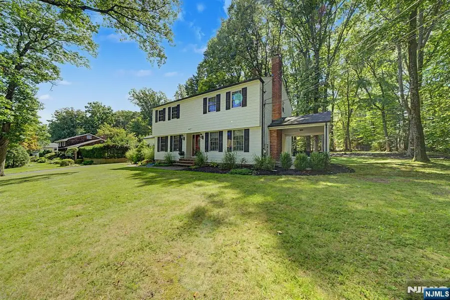 61 Heatherhill Lane, Woodcliff Lake, NJ 07677 - #3