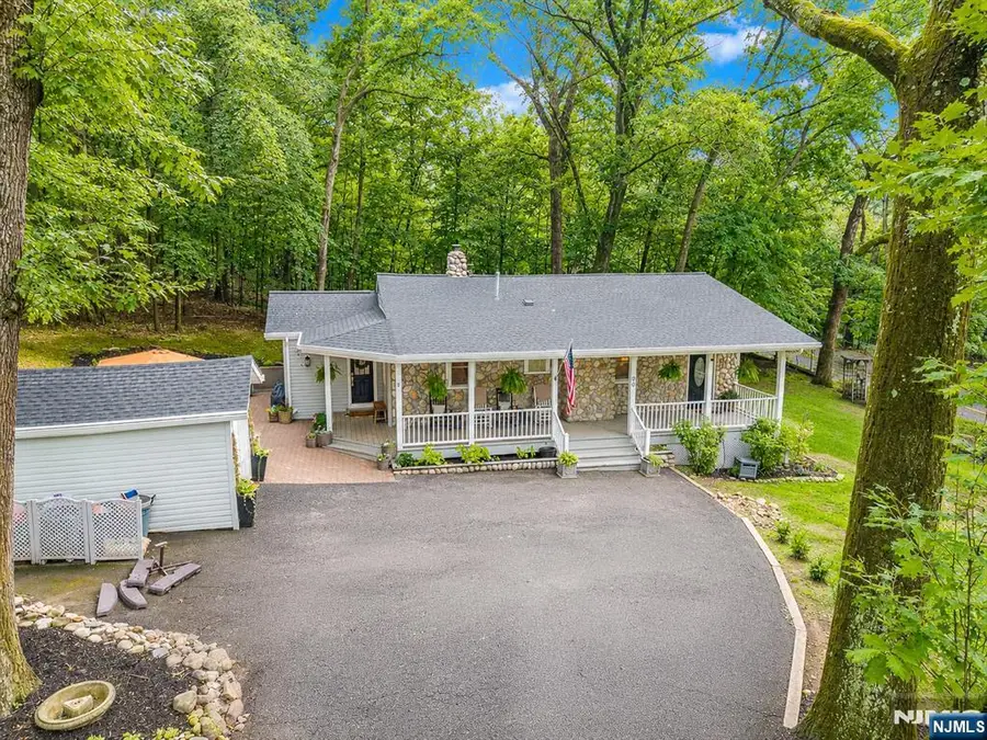 90 Highland Street, Park Ridge, NJ 07656 - #3