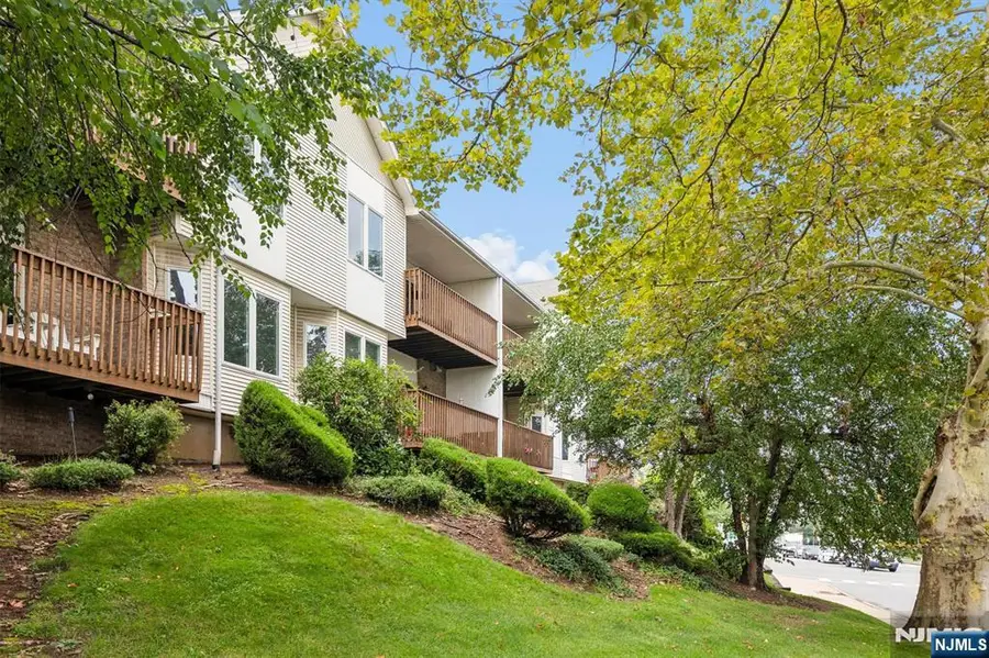 4 Di Donna Court A004, Clifton, NJ 07013 - #2