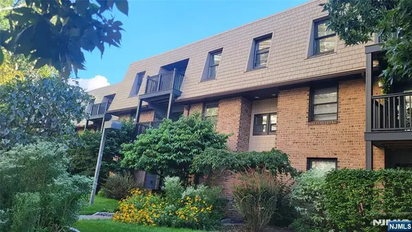 560 North Avenue K, Fort Lee, NJ 07024