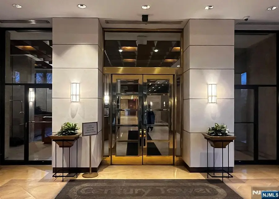 1600 Parker Avenue 7A, Fort Lee, NJ 07024 - #2