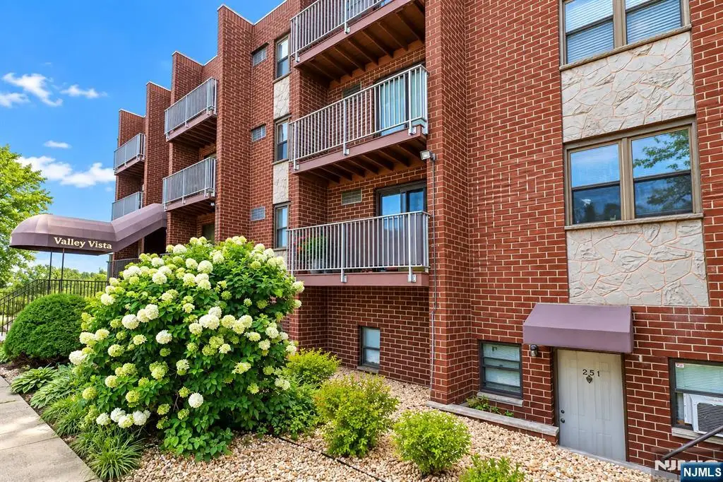 201 12th Street 24, Palisades Park, NJ 07650 - #1