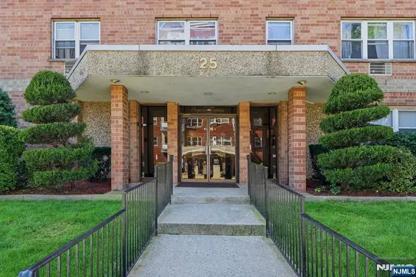 25 Jefferson Street 6D, Hackensack, NJ 07601