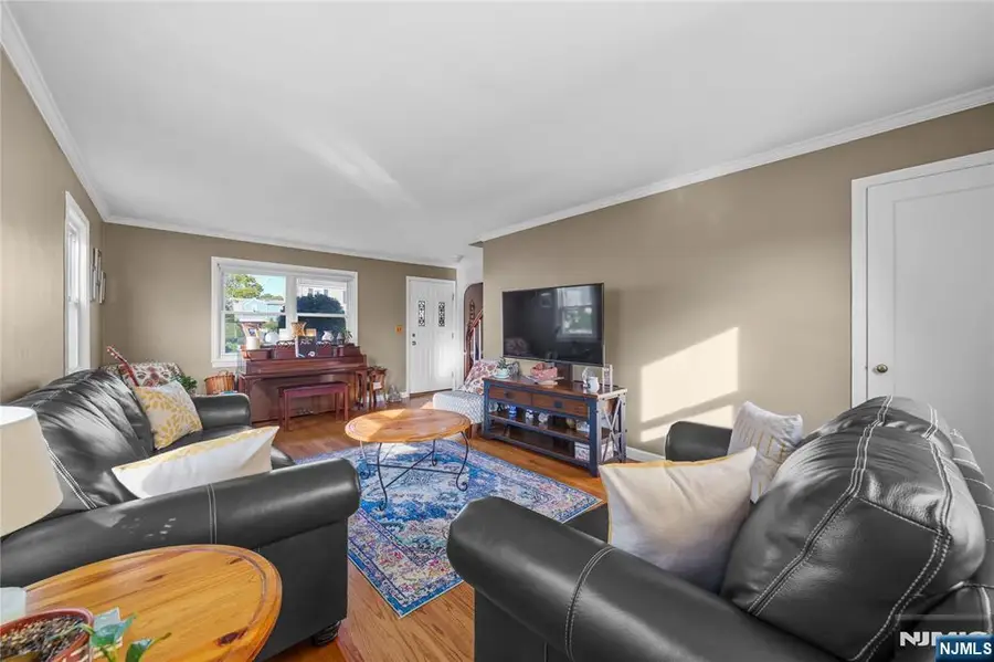 29 Larkspur Lane, Clifton, NJ 07013 - #3