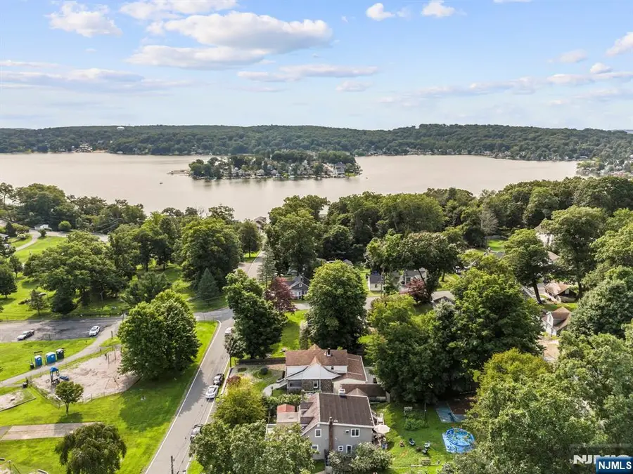 20 Shawnee Road, Hopatcong, NJ 07843 - #2