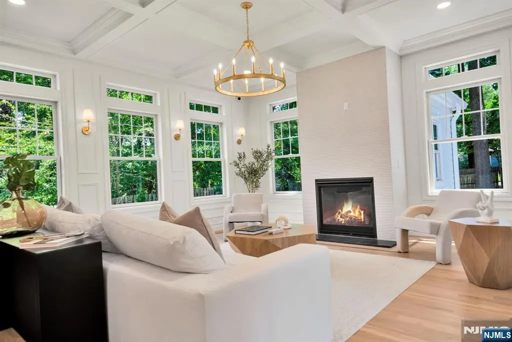 4 Garden Court, Ho Ho Kus, NJ 07423 - #1