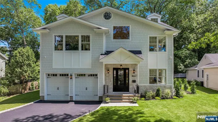 4 Garden Court, Ho Ho Kus, NJ 07423 - #2