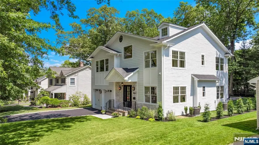 4 Garden Court, Ho Ho Kus, NJ 07423 - #3
