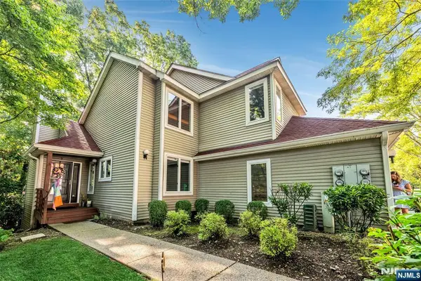 2 Ridgeview Terrace, Jefferson Township, NJ 07438