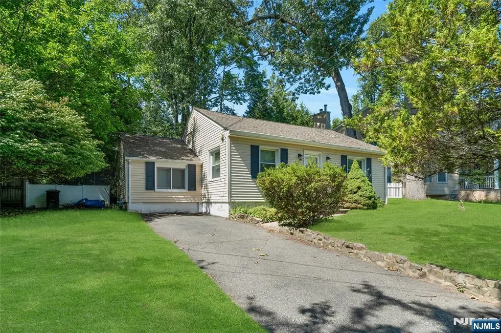 265 Jefferson Avenue, Cresskill, NJ 07626 - #1