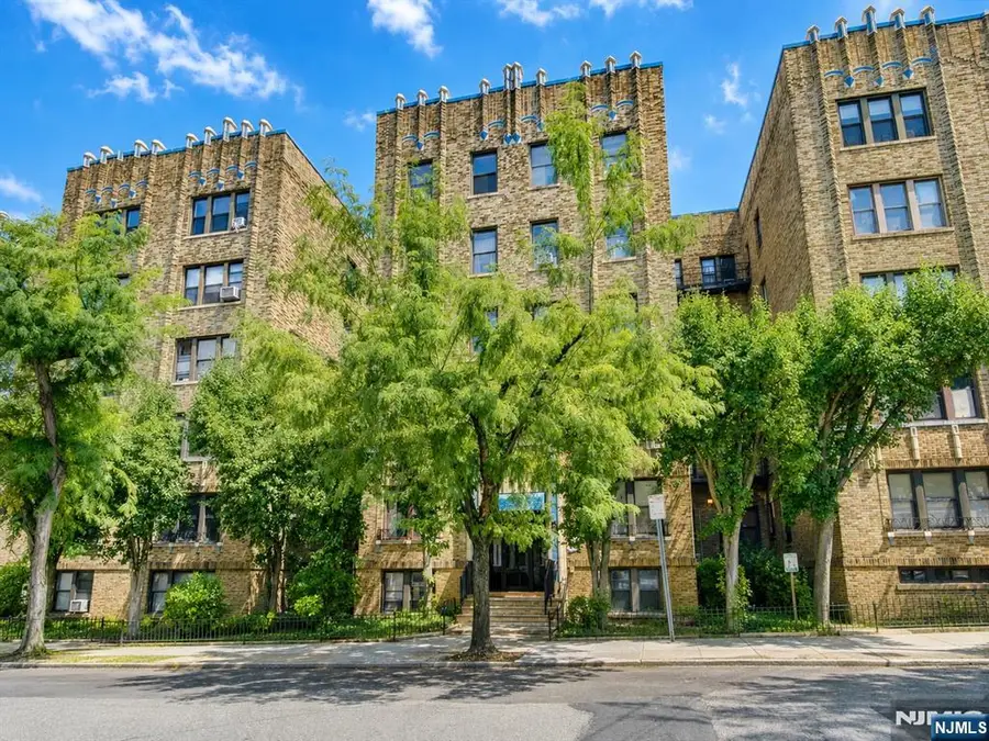 260 Harrison Avenue 104, Jersey City, NJ 07304 - #2