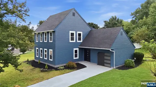 14 Saddle Drive, Mount Laurel, NJ 08054