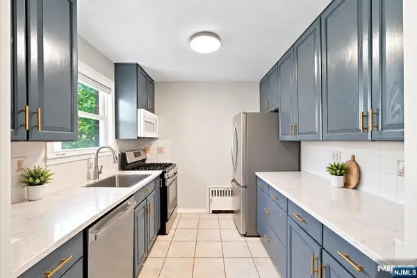 9-06 6th Street, Fair Lawn, NJ 07410