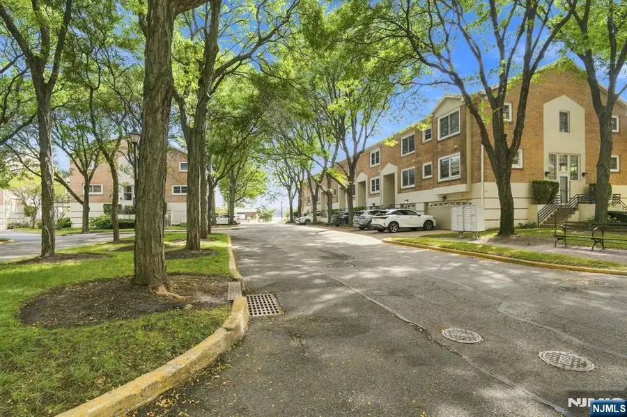 200 Grand Cove Way 2C, Edgewater, NJ 07020 - #2