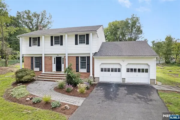 10 Cedar Lane, Roseland, NJ 07068
