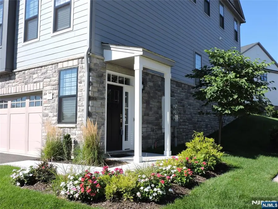 32 Melody Lane, Upper Saddle River, NJ 07458 - #2