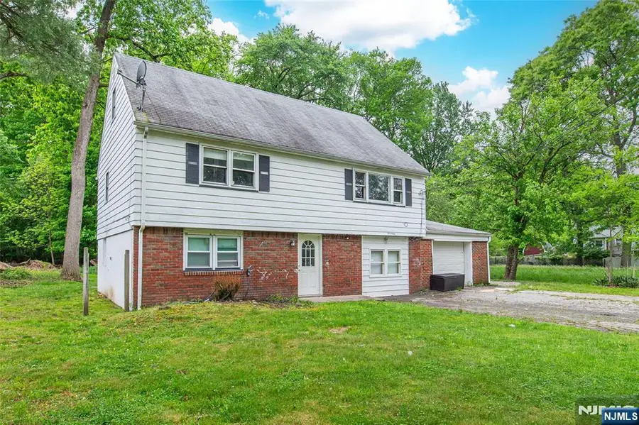 17 Oakwood Avenue, Pequannock, NJ 07440 - #2