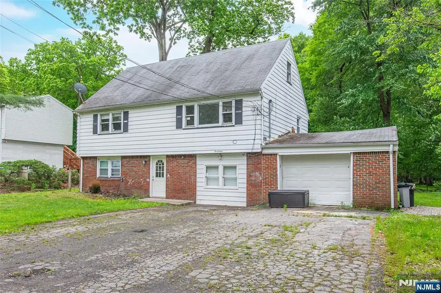 17 Oakwood Avenue, Pequannock, NJ 07440 - #3