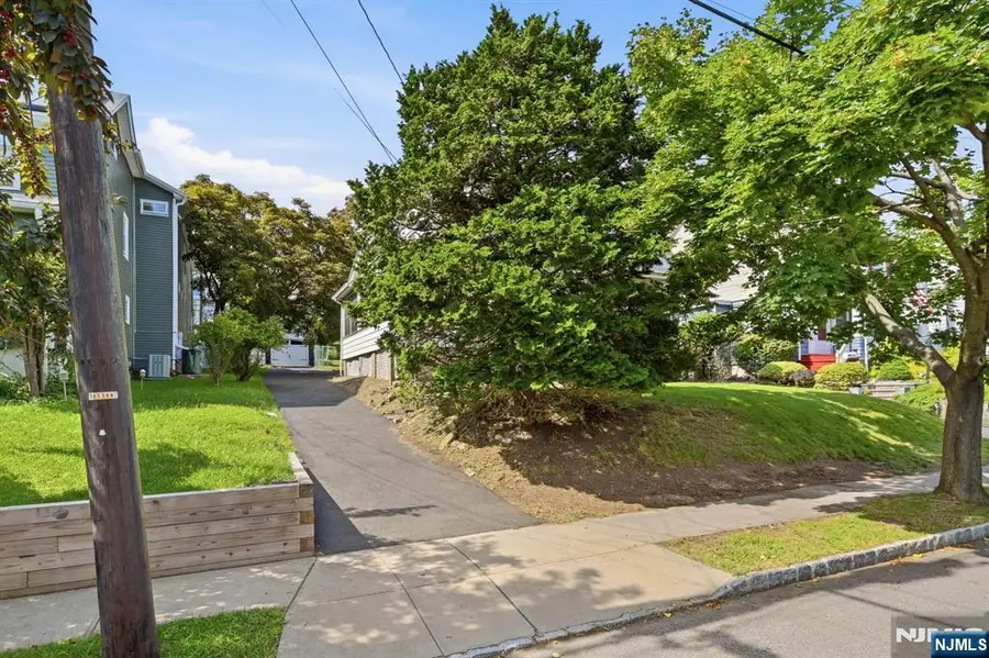 7 Harvard Terrace, West Orange, NJ 07052 - #3