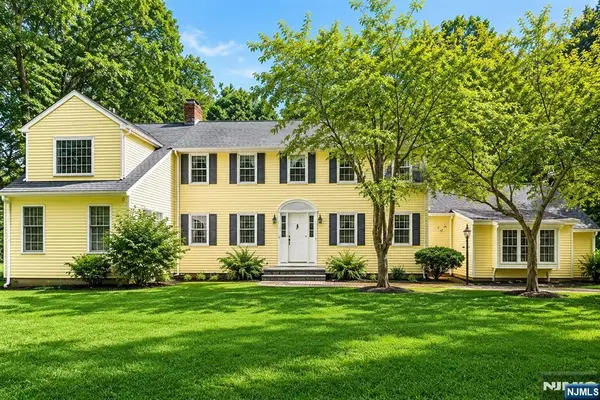 3 Orchard Road, Kinnelon Borough, NJ 07405