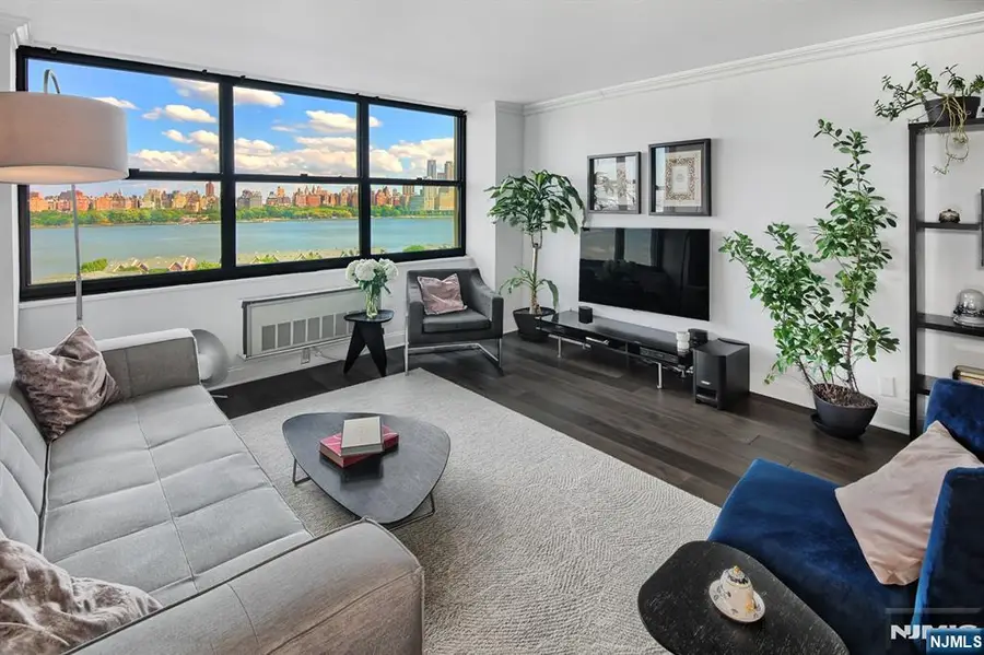 7004 Boulevard East 9M, Guttenberg, NJ 07093 - #3